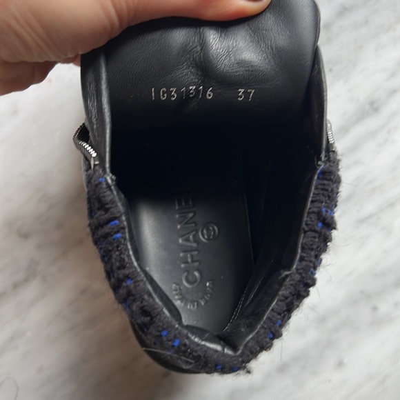 CHANEL BLACK NAVY TWEED LEATHER CC LOGO 2X ZIP CHAIN SNEAKERS size 37 - Picture 6 of 6